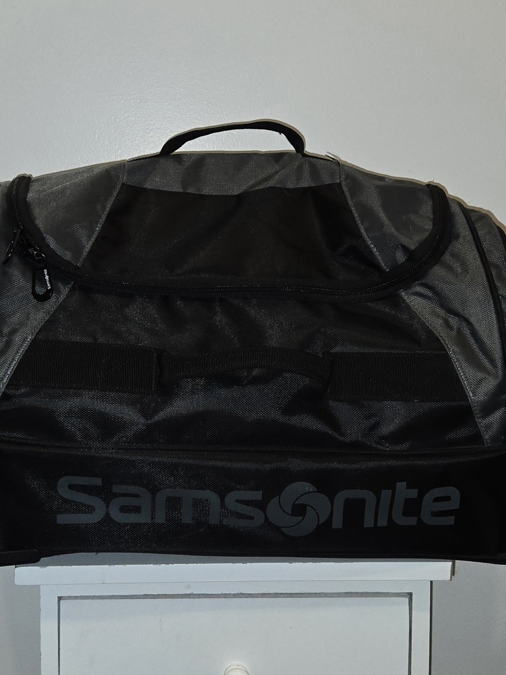 Samsonite Wheeled Travel Duffel – Premium Soft-Sided Carry-On Style (Used once)